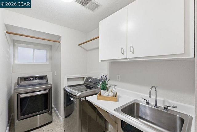 7075 7075 Elverton Dr, Oakland, CA 94611