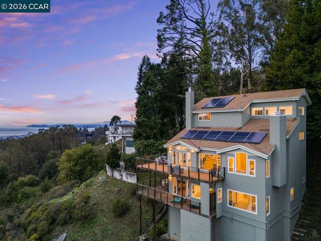 7075 7075 Elverton Dr, Oakland, CA 94611