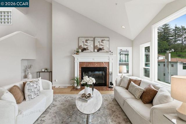 7075 7075 Elverton Dr, Oakland, CA 94611