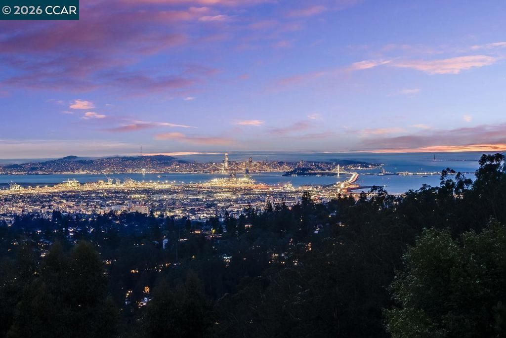 7075 7075 Elverton Dr, Oakland, CA 94611