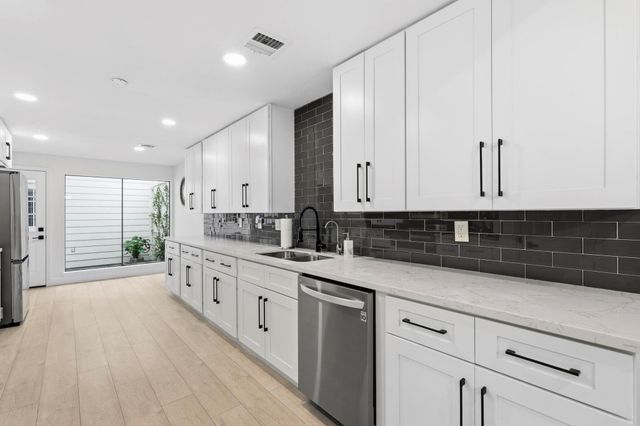 9584 Doliver Drive, Houston, TX 77063