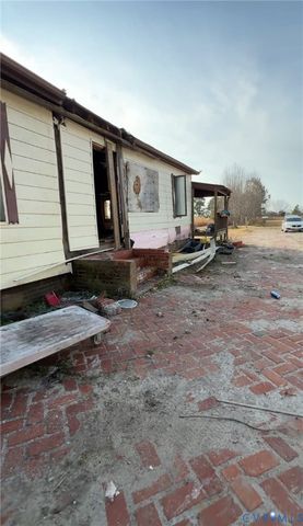 393 Whites Neck Dr, Foster, VA 23128