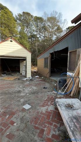 393 Whites Neck Dr, Foster, VA 23128