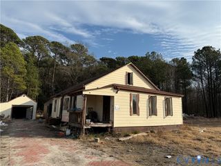 393 Whites Neck Dr, Foster, VA 23128