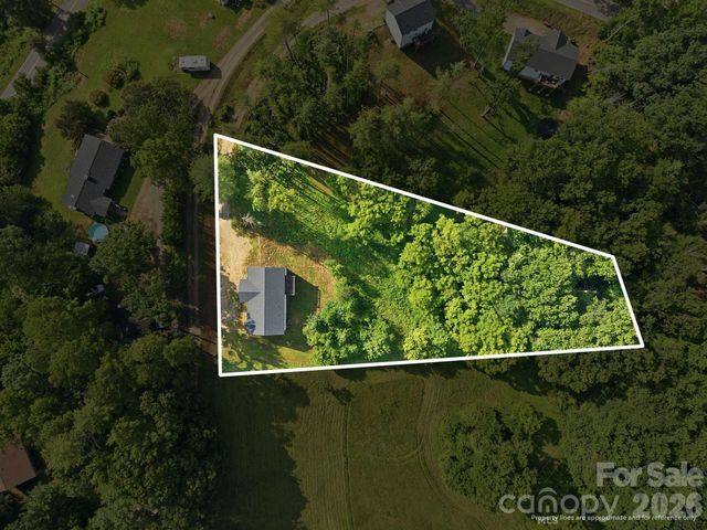 7 Greenridge Road, Weaverville, NC 28787