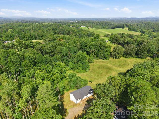 7 Greenridge Road, Weaverville, NC 28787