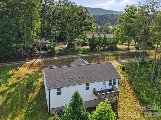 7 Greenridge Road, Weaverville, NC 28787