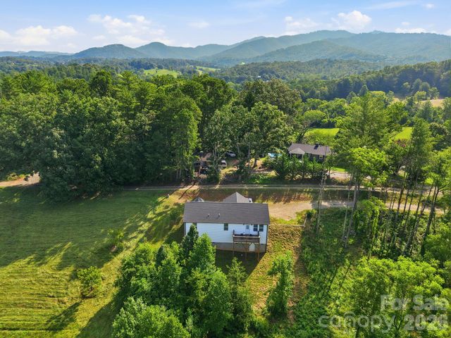 7 Greenridge Road, Weaverville, NC 28787
