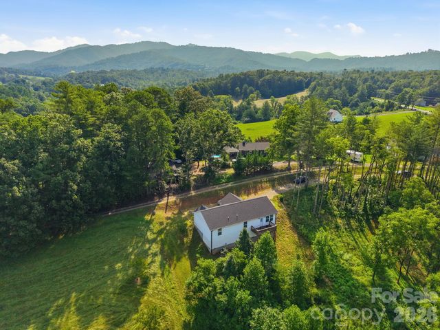 7 Greenridge Road, Weaverville, NC 28787
