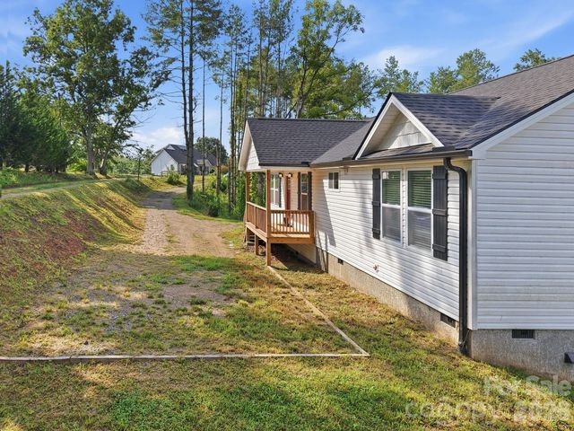 7 Greenridge Road, Weaverville, NC 28787