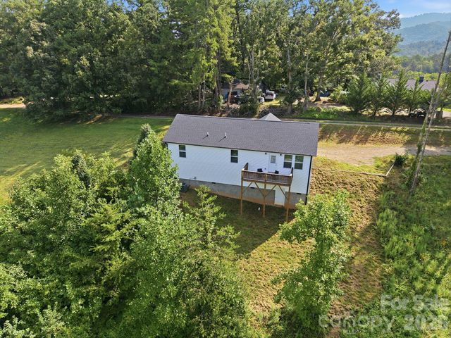 7 Greenridge Road, Weaverville, NC 28787