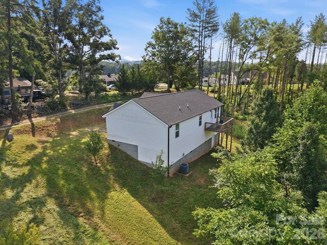 7 Greenridge Road, Weaverville, NC 28787