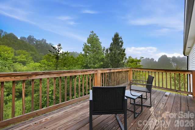 7 Greenridge Road, Weaverville, NC 28787