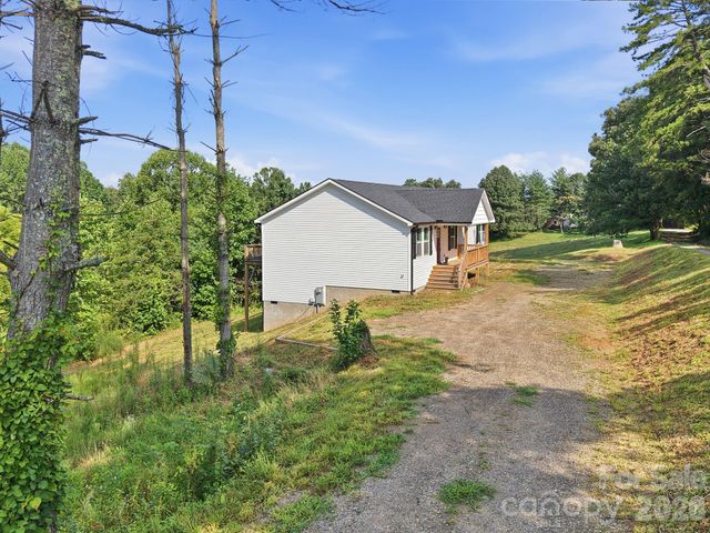 7 Greenridge Road, Weaverville, NC 28787