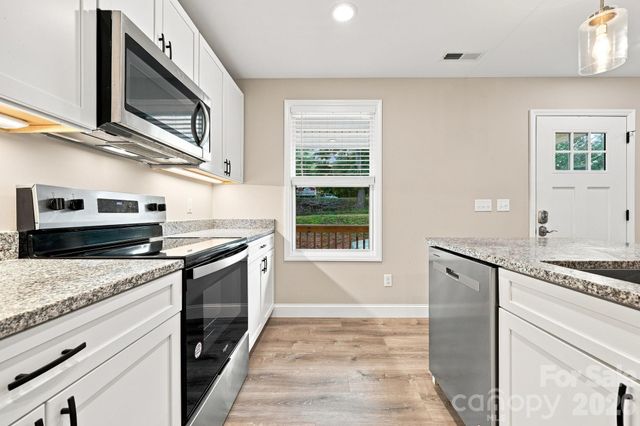 7 Greenridge Road, Weaverville, NC 28787