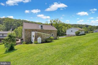 1124 FAIRVIEW DR, Reading, PA 19605