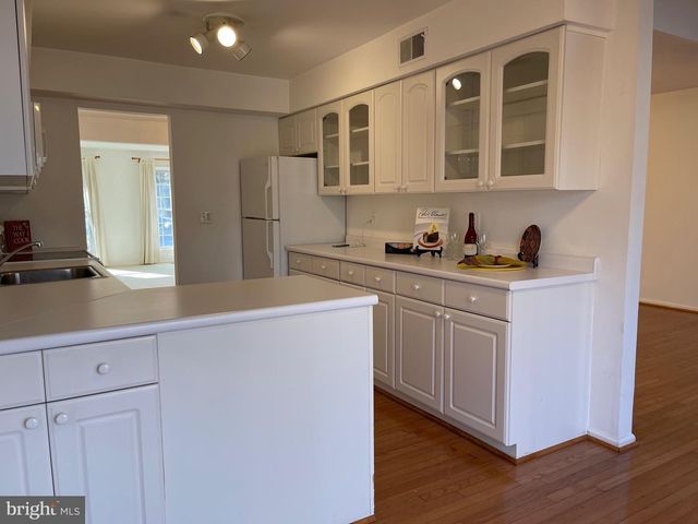 12235 TILDENWOOD DR, Rockville, MD 20852