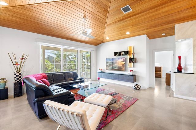 412 TREASURE BOAT WAY, Sarasota, FL 34242
