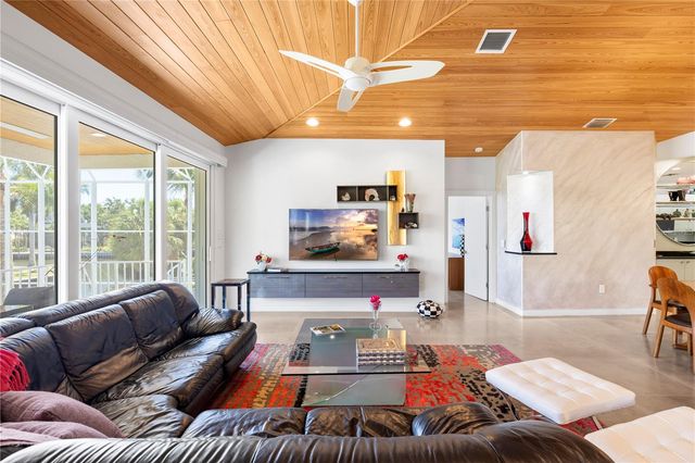 412 TREASURE BOAT WAY, Sarasota, FL 34242