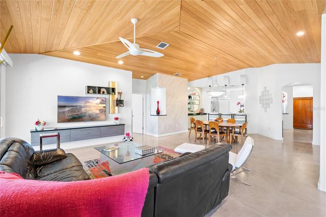 412 TREASURE BOAT WAY, Sarasota, FL 34242