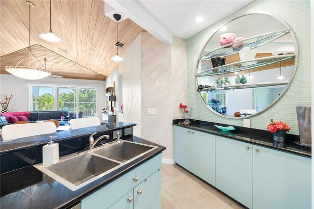 412 TREASURE BOAT WAY, Sarasota, FL 34242