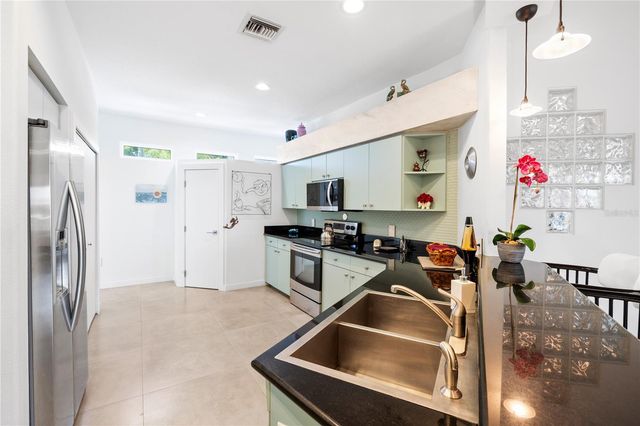 412 TREASURE BOAT WAY, Sarasota, FL 34242