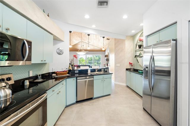 412 TREASURE BOAT WAY, Sarasota, FL 34242