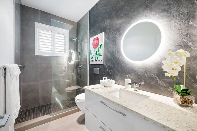 412 TREASURE BOAT WAY, Sarasota, FL 34242