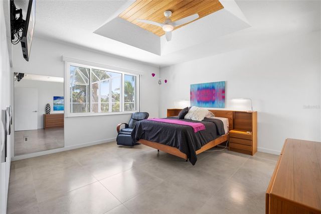 412 TREASURE BOAT WAY, Sarasota, FL 34242