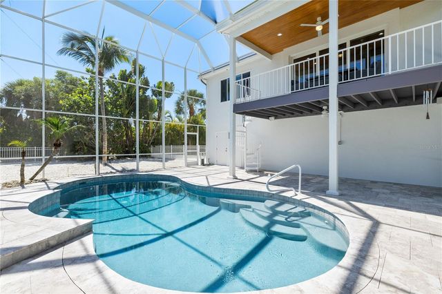 412 TREASURE BOAT WAY, Sarasota, FL 34242