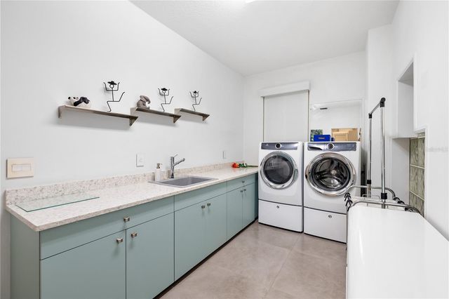 412 TREASURE BOAT WAY, Sarasota, FL 34242