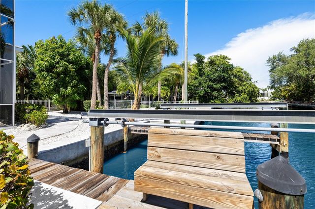 412 TREASURE BOAT WAY, Sarasota, FL 34242