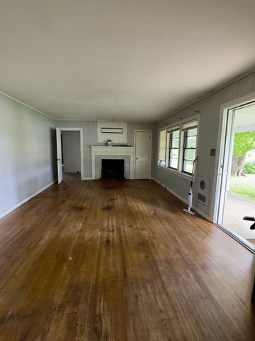 713 Cumberland St, E, Cowan, TN 37318