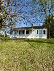 713 Cumberland St, E, Cowan, TN 37318