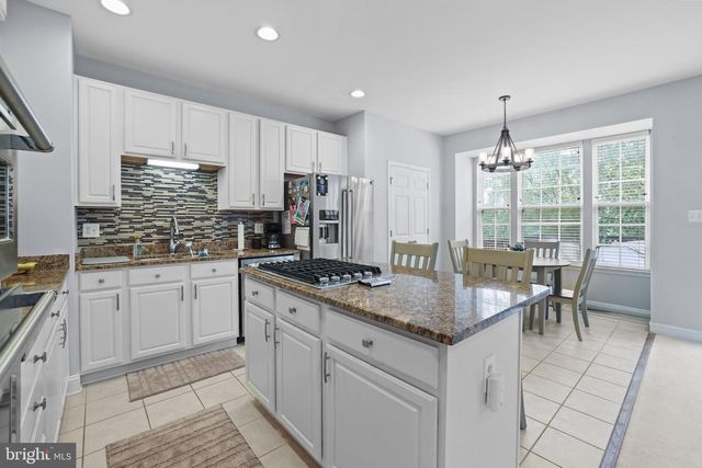 874 STONEFIELD SQ NE, Leesburg, VA 20176
