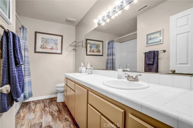 6073 Loynes 32, Long Beach, CA 90803