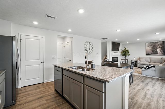3728 Miltonsburg Drive, Grove City, OH 43123