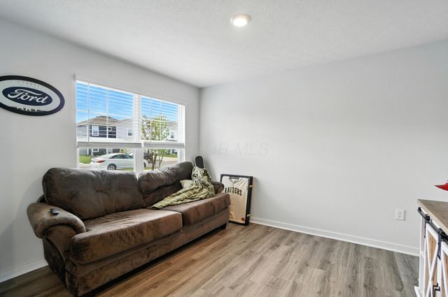 3728 Miltonsburg Drive, Grove City, OH 43123