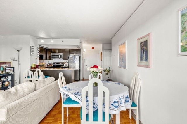1025 Hancock St 13B, Quincy, MA 02169
