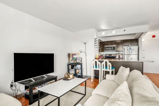 1025 Hancock St 13B, Quincy, MA 02169