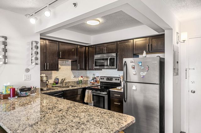 1025 Hancock St 13B, Quincy, MA 02169