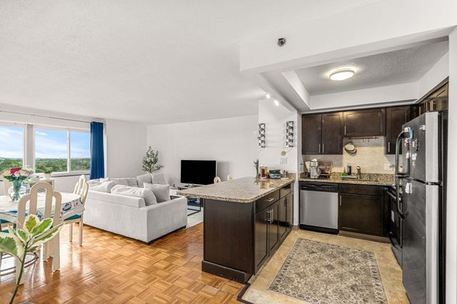 1025 Hancock St 13B, Quincy, MA 02169