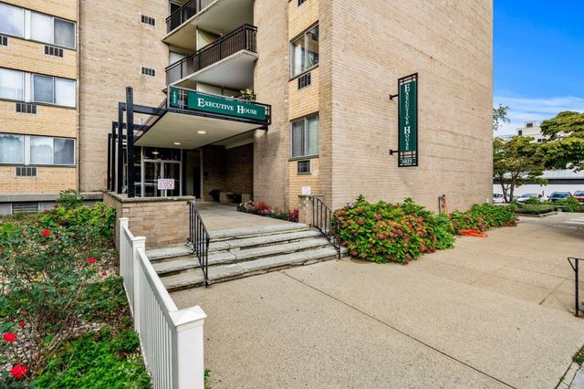 1025 Hancock St 13B, Quincy, MA 02169