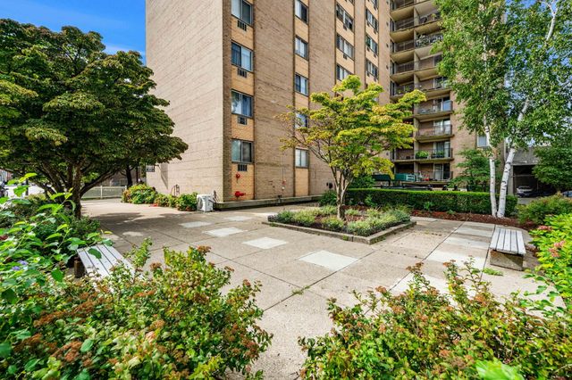 1025 Hancock St 13B, Quincy, MA 02169