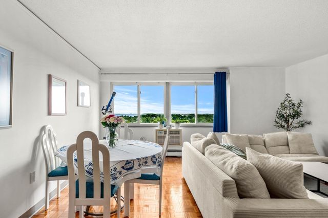 1025 Hancock St 13B, Quincy, MA 02169