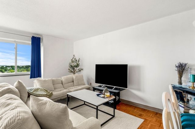 1025 Hancock St 13B, Quincy, MA 02169