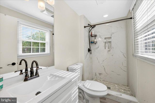 4112 MAJESTIC LN, Fairfax, VA 22033