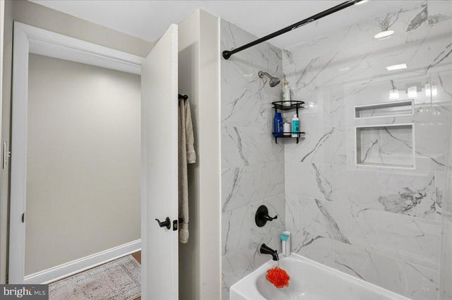 4112 MAJESTIC LN, Fairfax, VA 22033