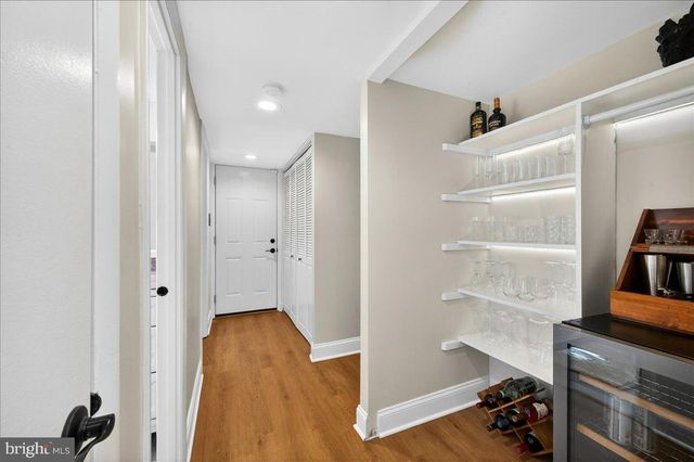 4112 MAJESTIC LN, Fairfax, VA 22033