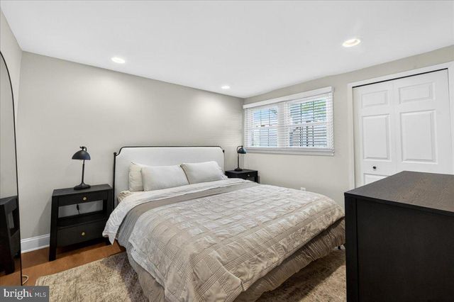 4112 MAJESTIC LN, Fairfax, VA 22033